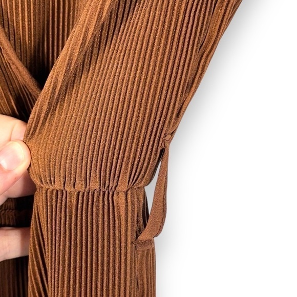 Pretty Little Thing Pleated Shoulder Pad Flared Leg Jumpsuit, Chocolate, Size 2 - Picture 10 of 13